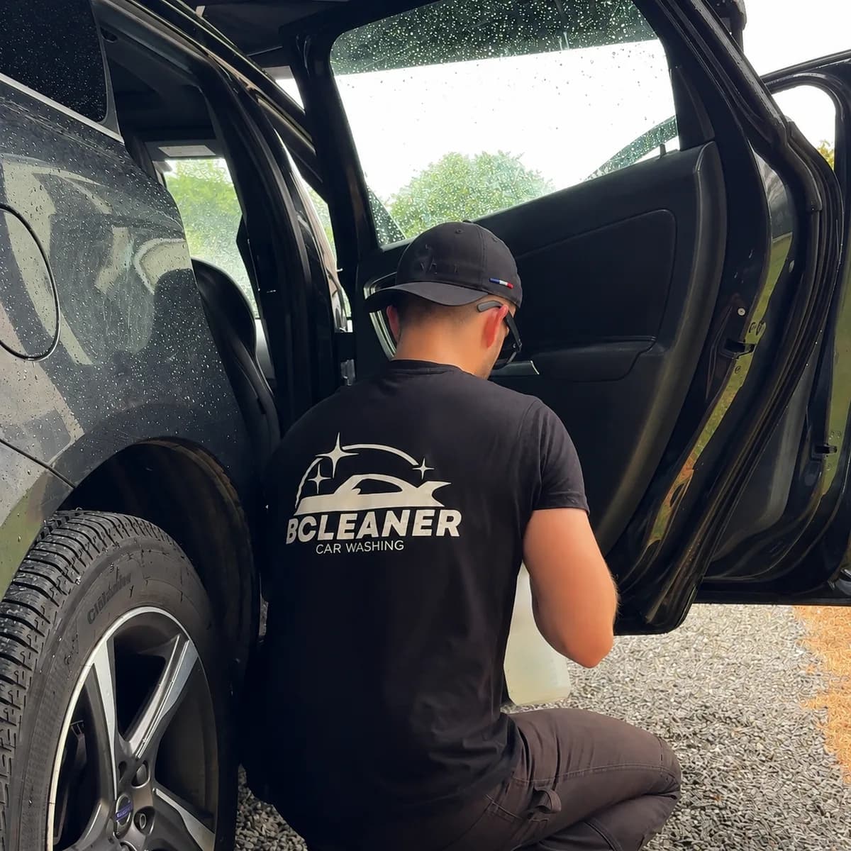 Baptiste, fondateur de Bcleaner, en intervention