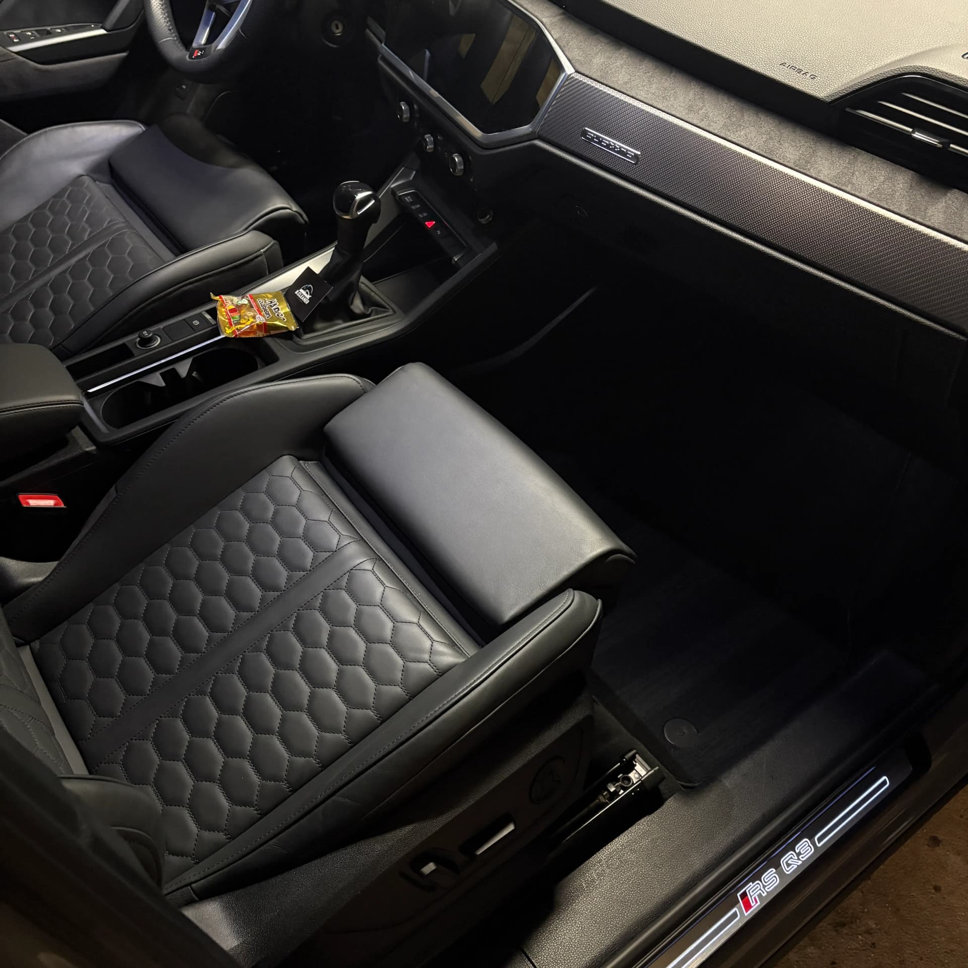 Nettoyage intérieur voiture Nantes — Bcleaner